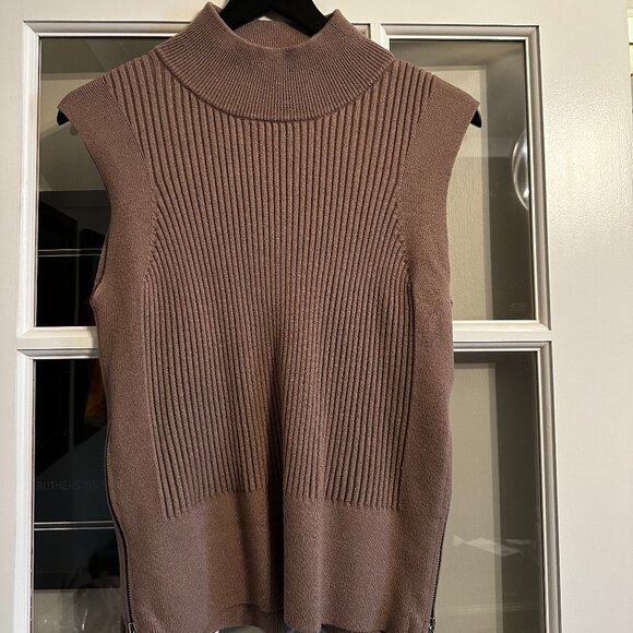 Varley Sleeveless Sweater with Side Zips - Picture 1 of 3